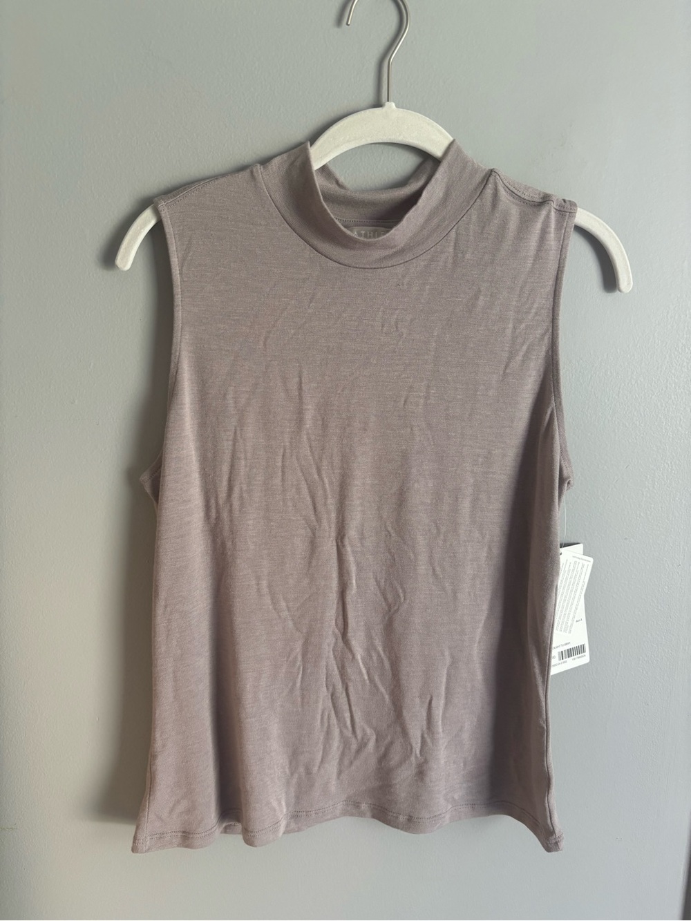 NWT Athleta Sleeveless Mock Neck Top in Muted Plum Size Small